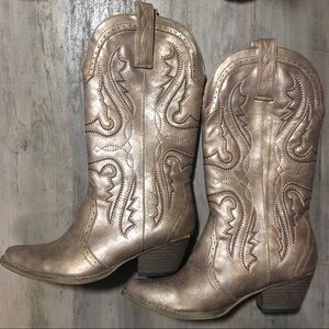 Very Volatile Cowboy/Cowgirl boots - size 10